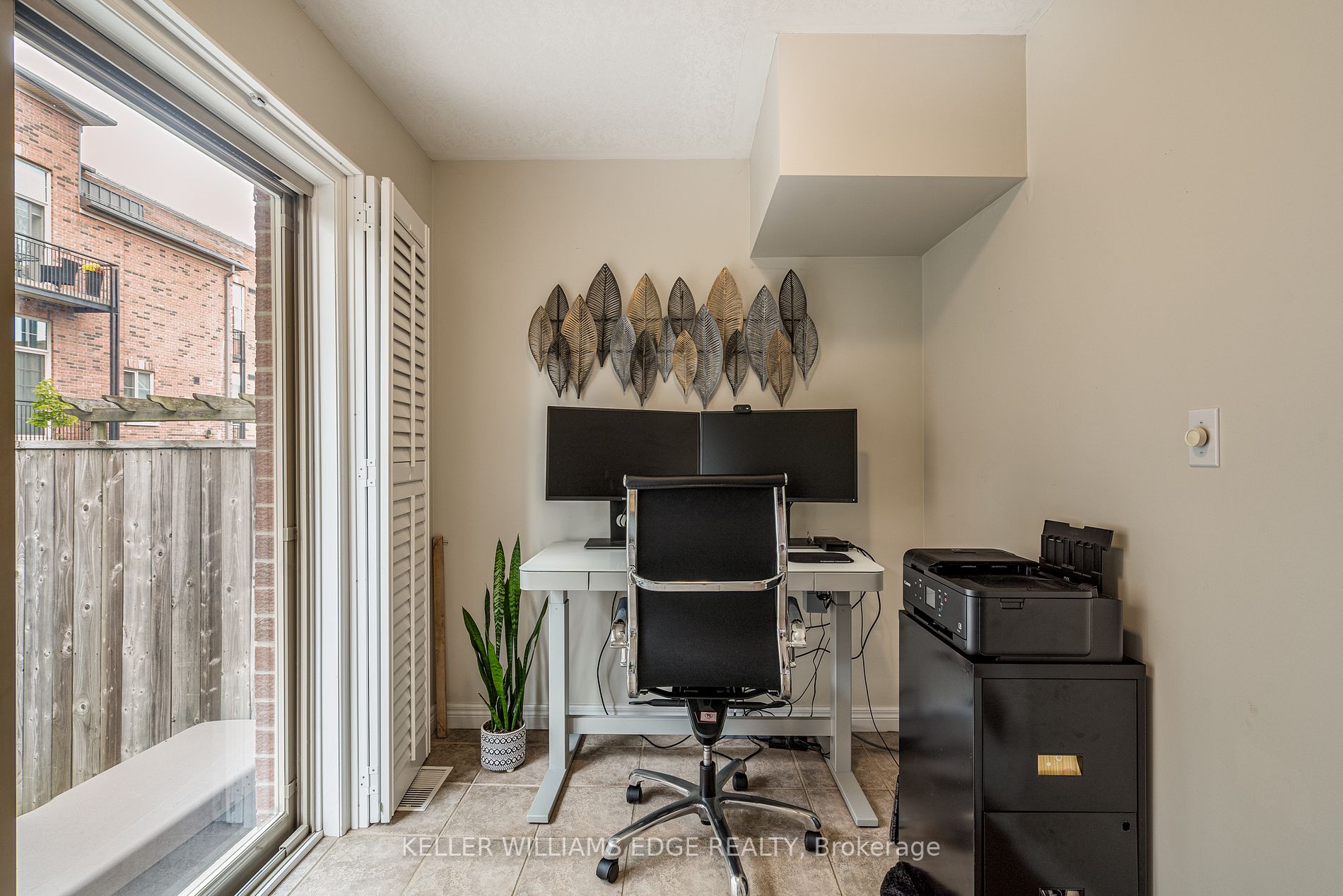 25 Hamilton St S, #16