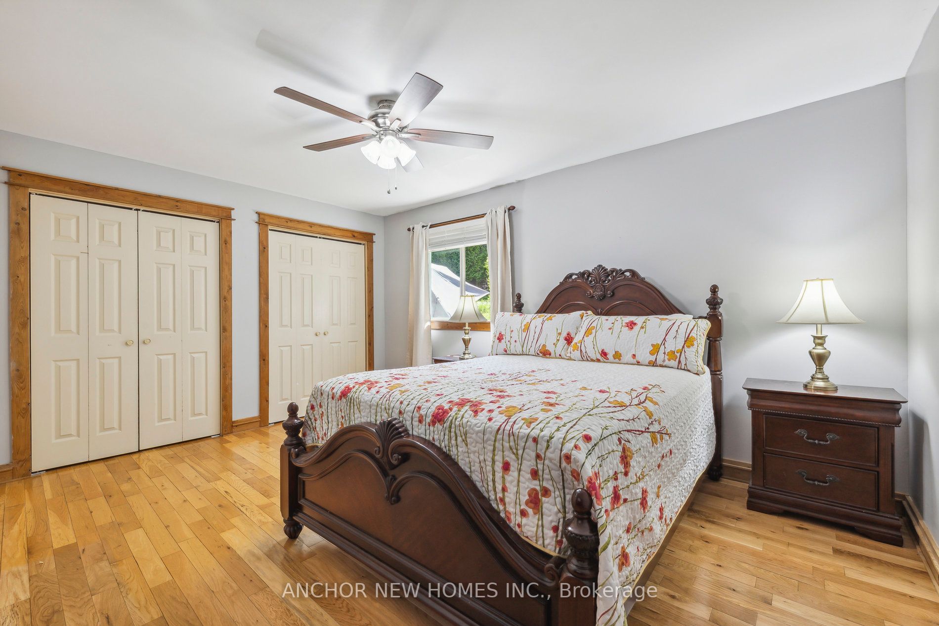 221 Grandview Dr