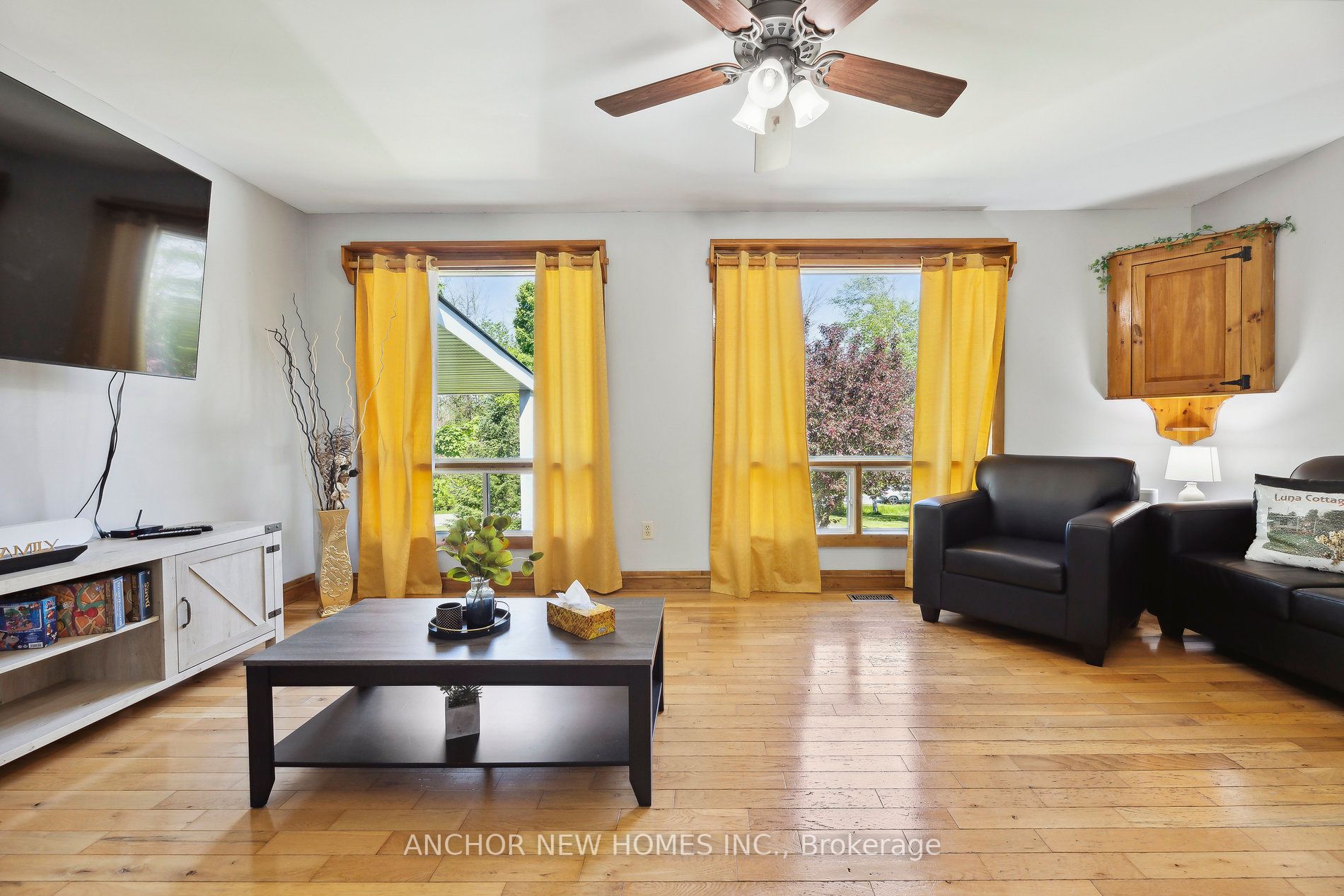 221 Grandview Dr