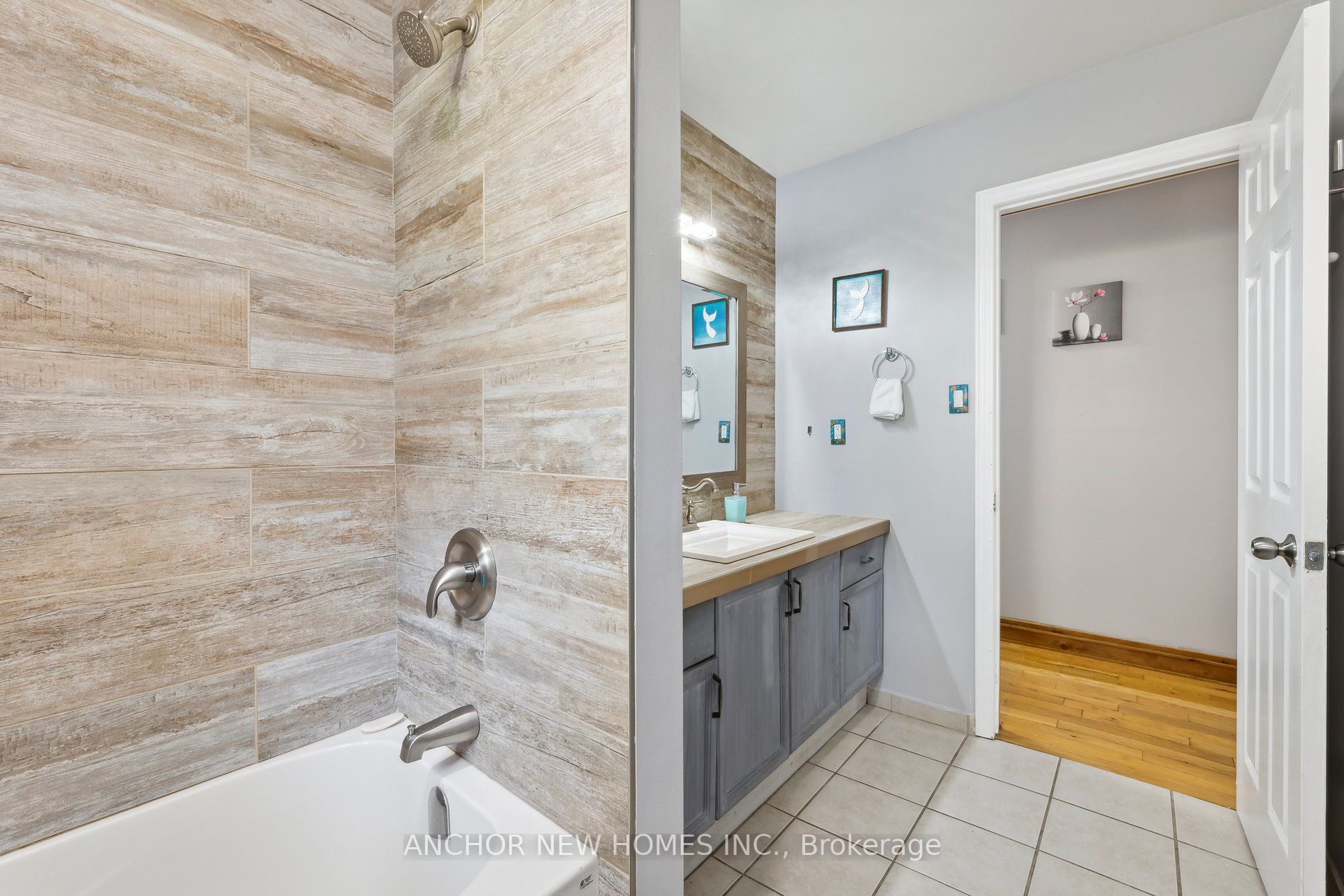 221 Grandview Dr