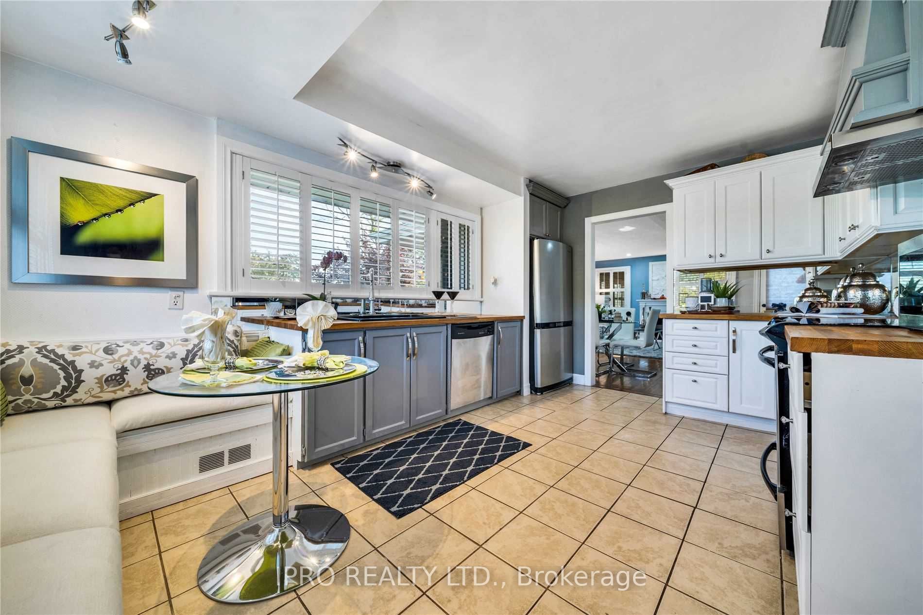 526 Anson Dr