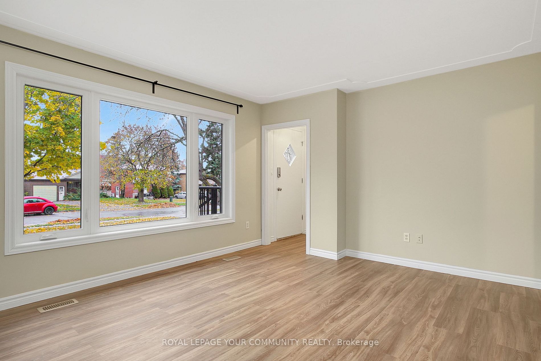 160 Elgin Cres S, #A