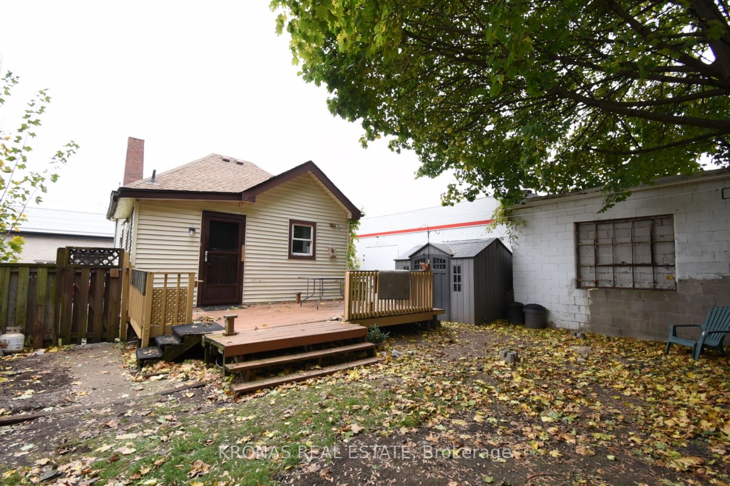 8 Thorpe St
