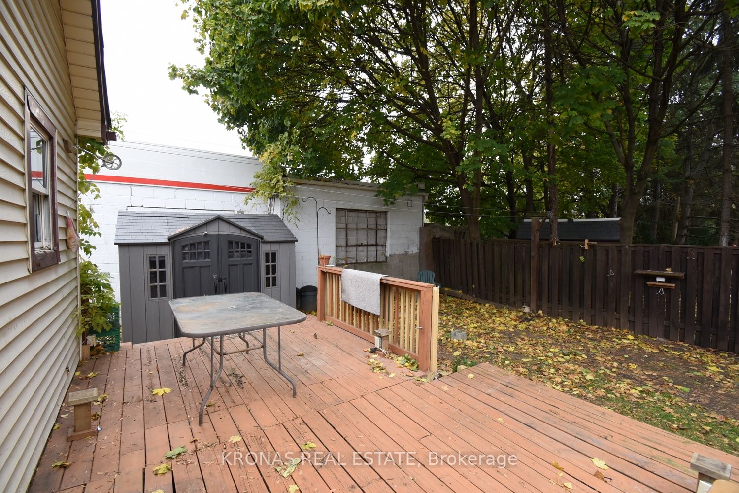 8 Thorpe St