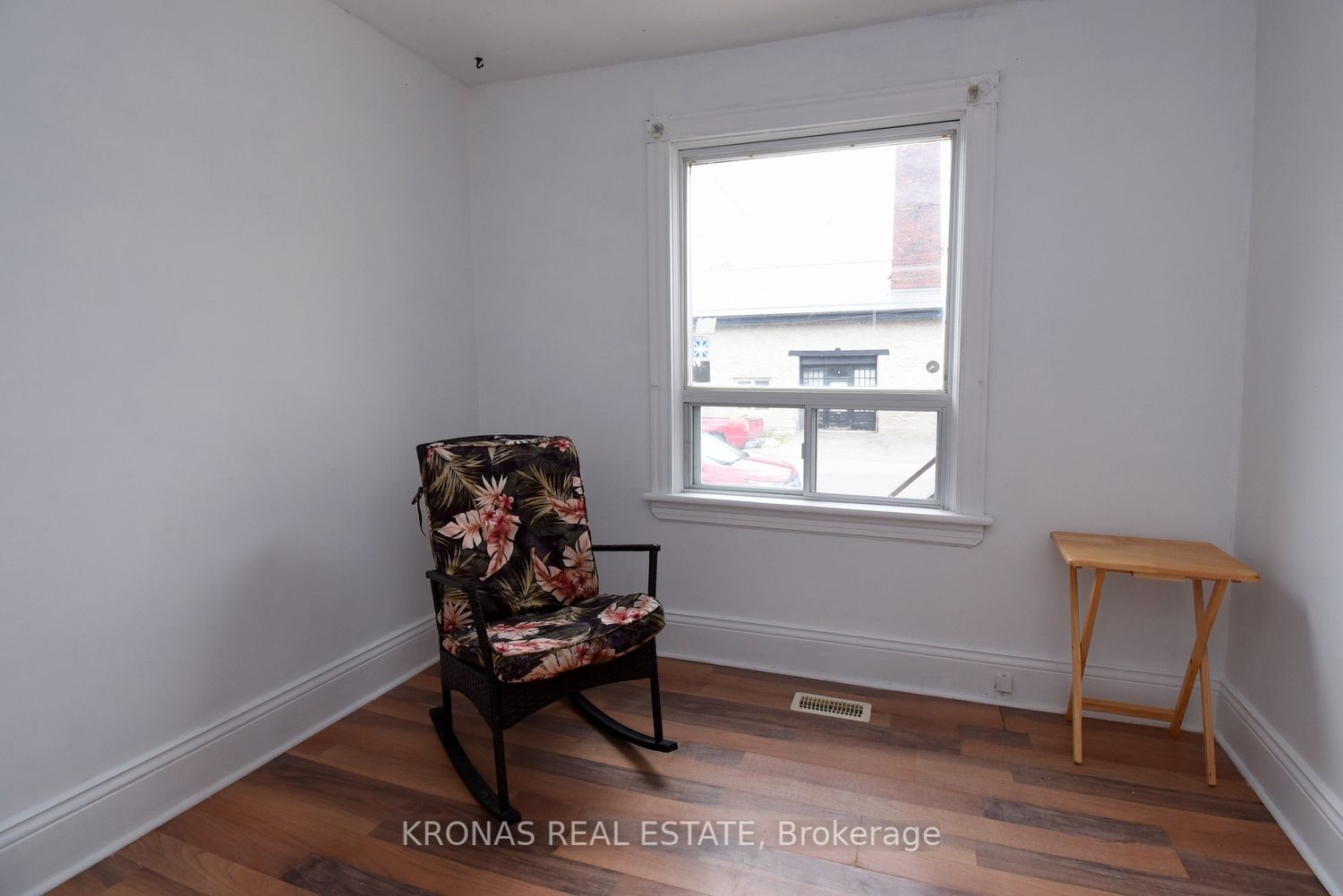 8 Thorpe St
