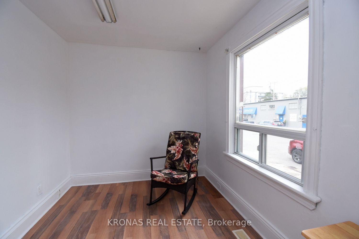 8 Thorpe St