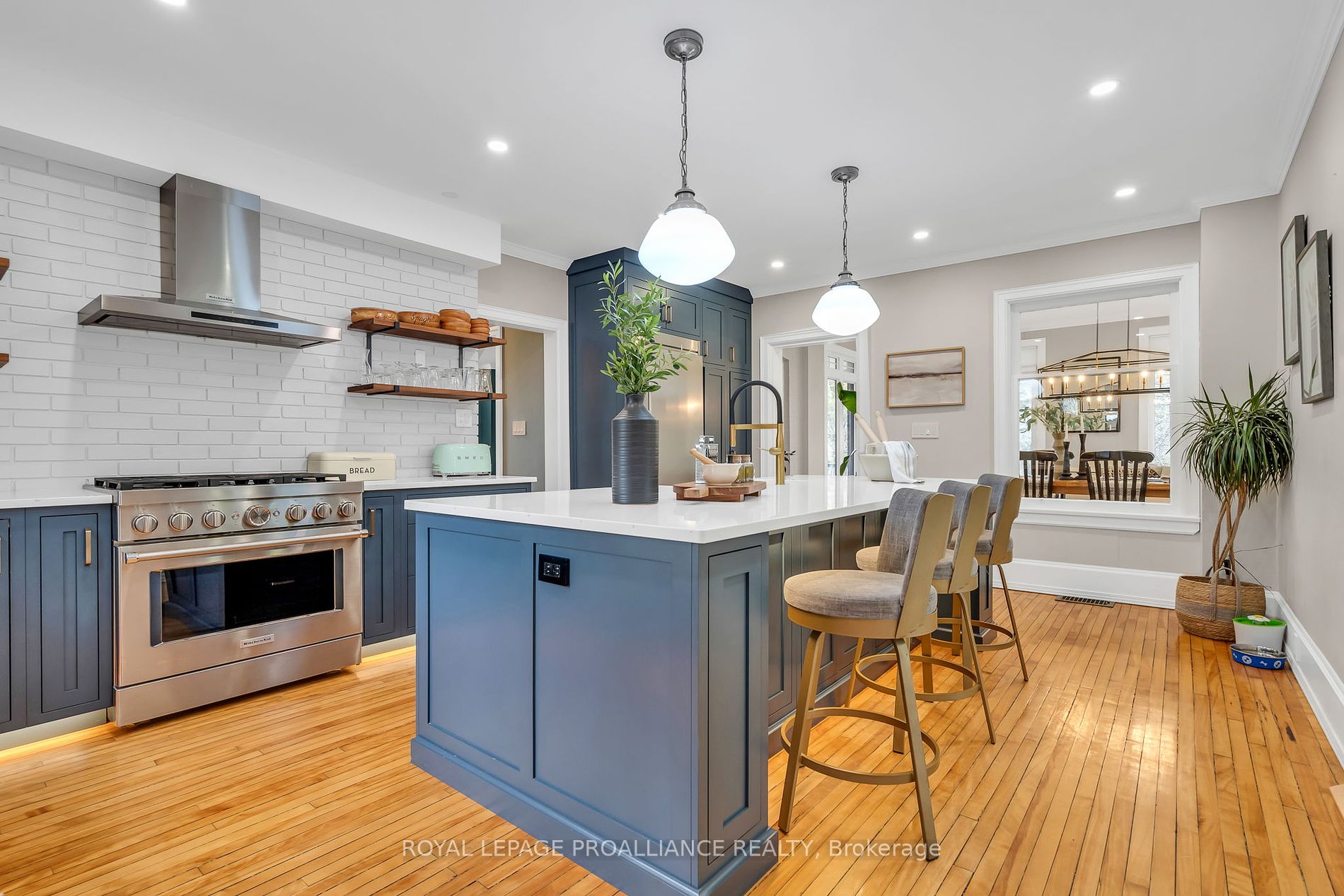 8168 Danforth Rd W