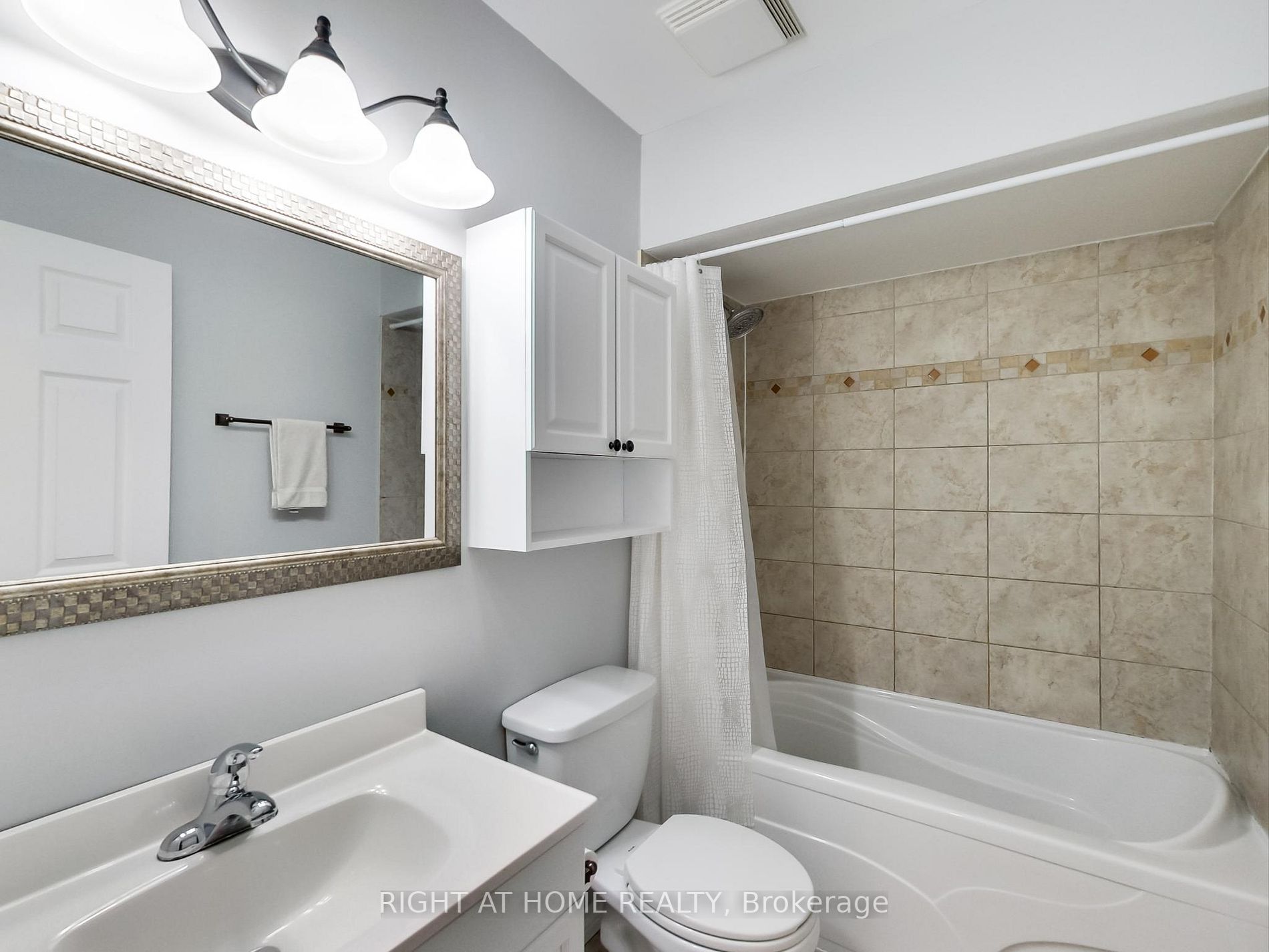316 Pineview Gdns