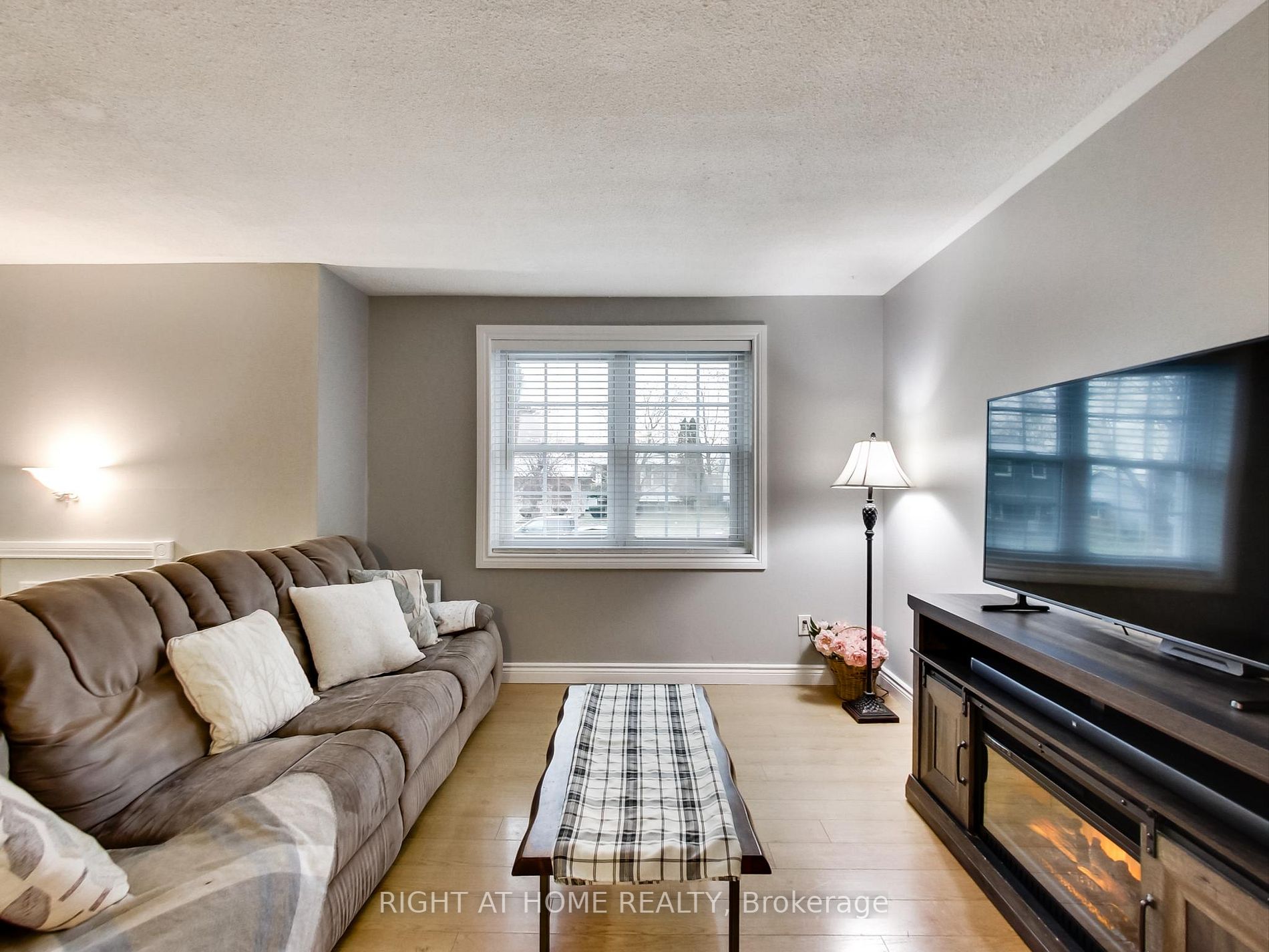316 Pineview Gdns