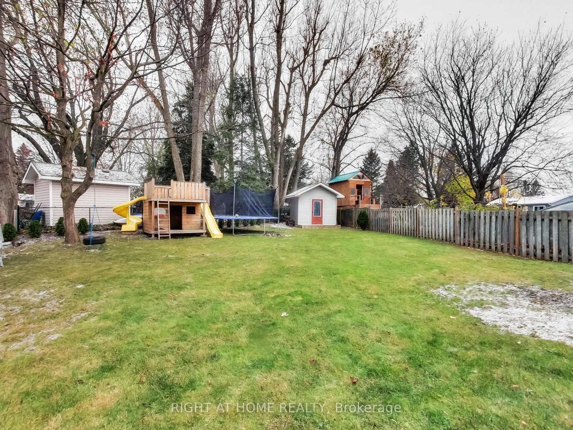 316 Pineview Gdns