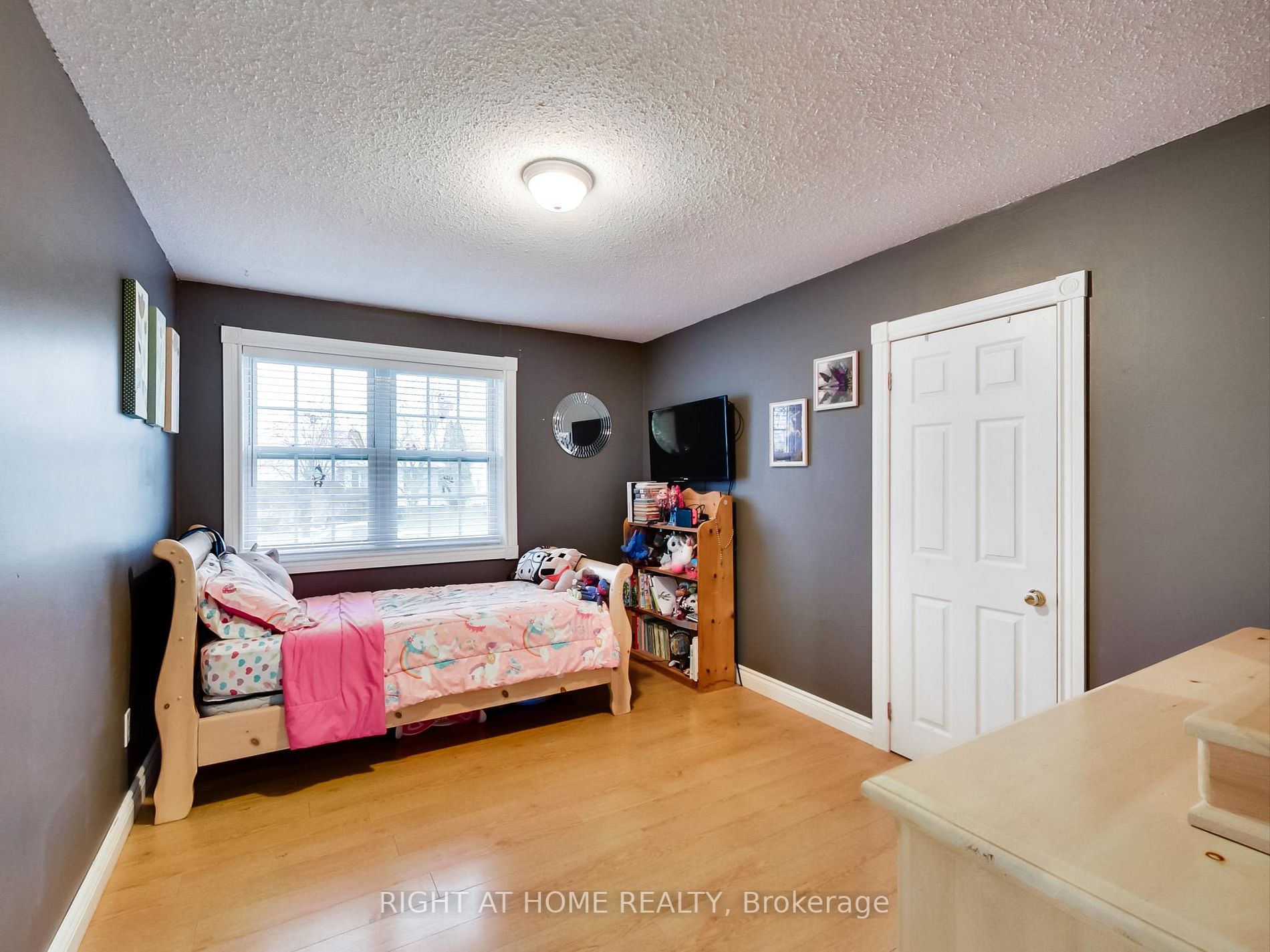 316 Pineview Gdns