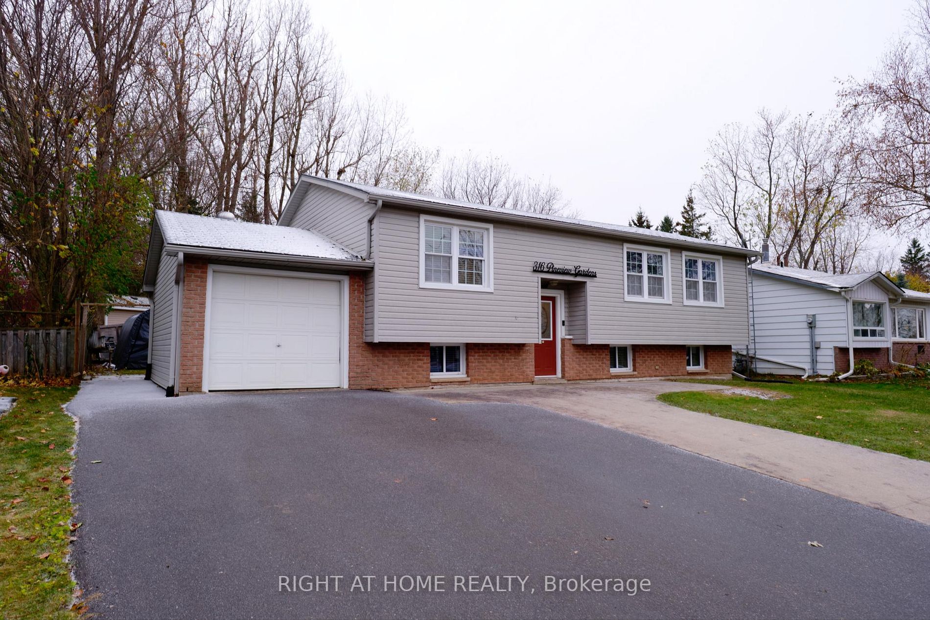 316 Pineview Gdns