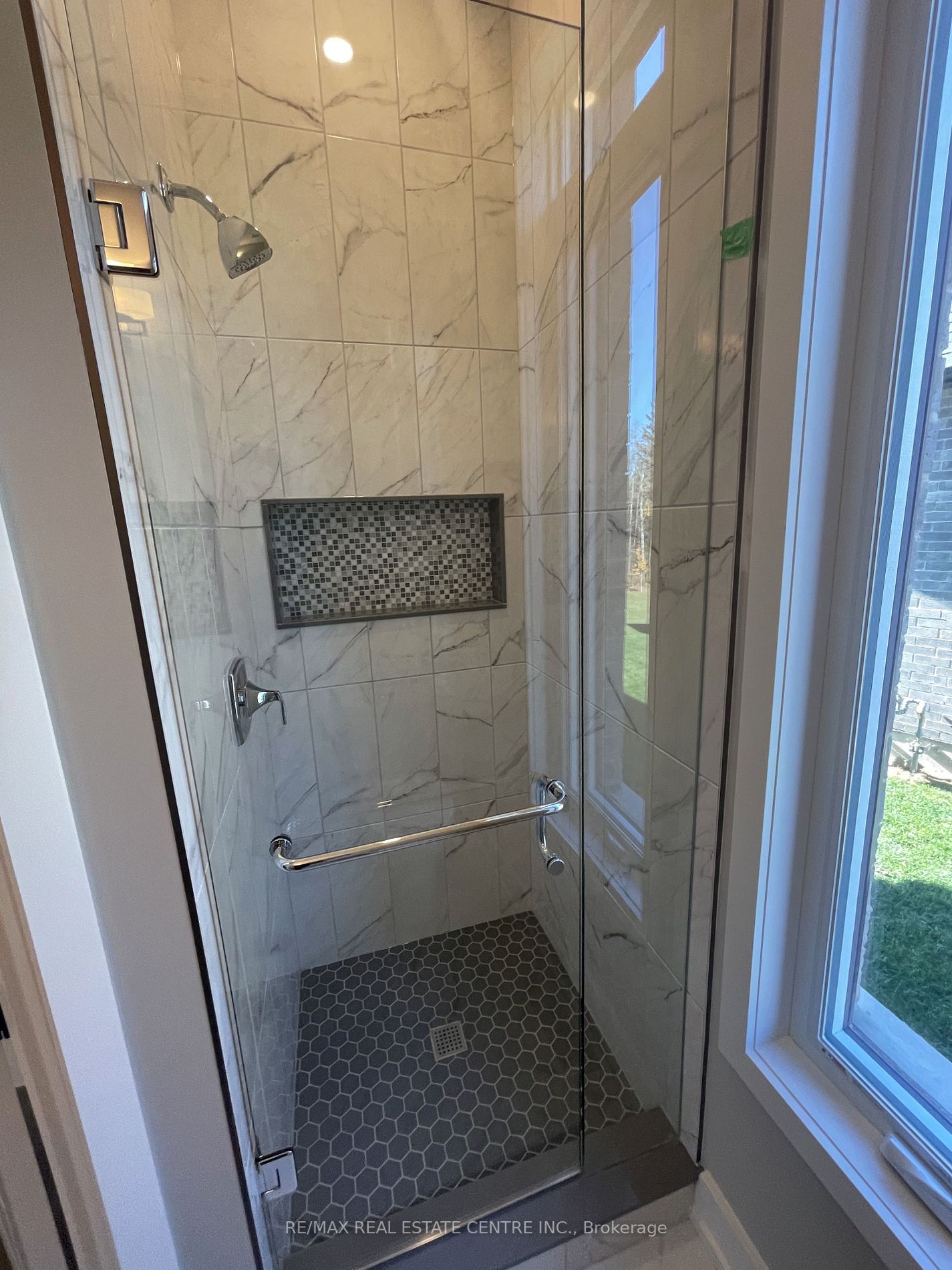 27 Hollybrook Tr