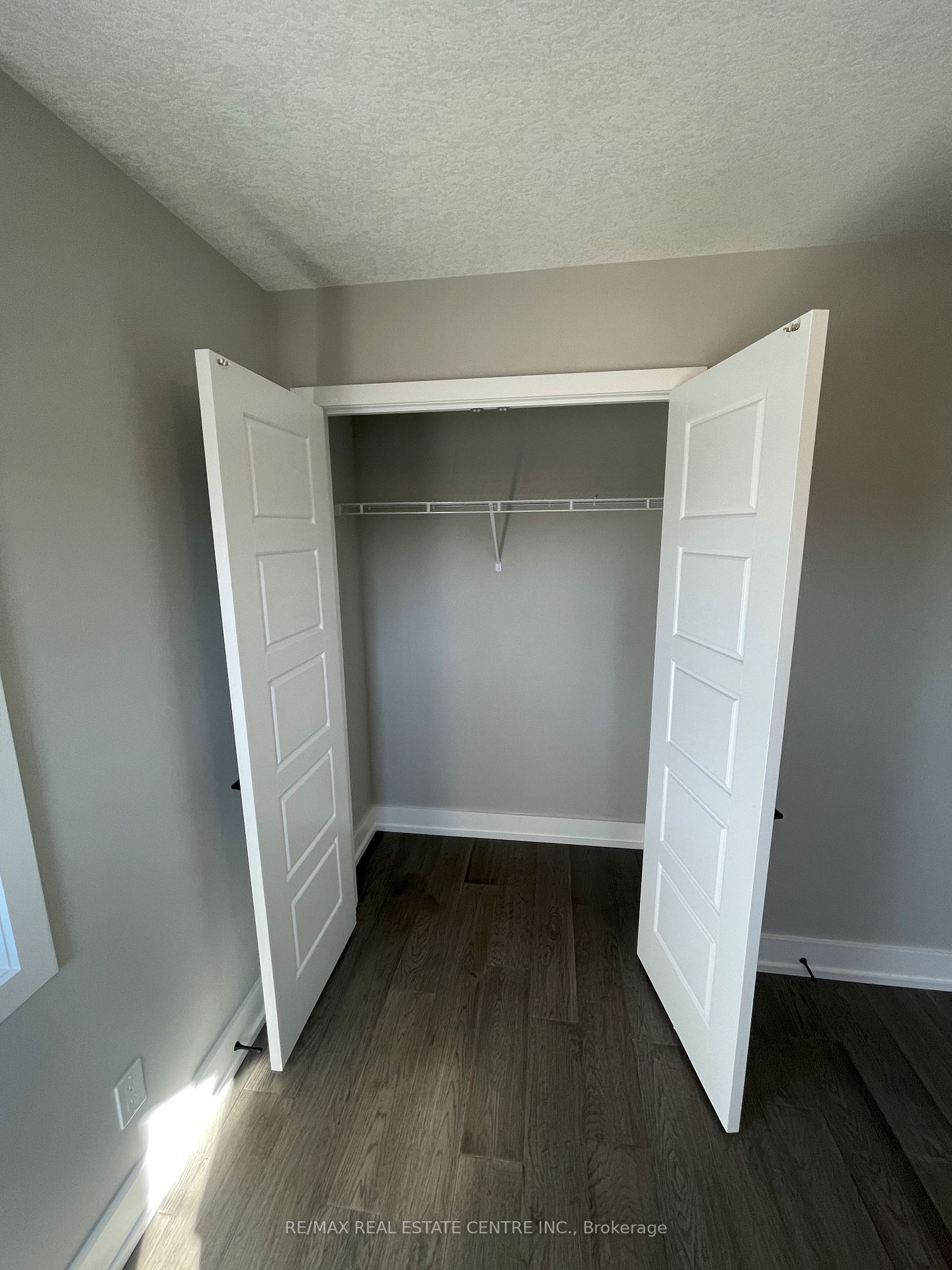 27 Hollybrook Tr