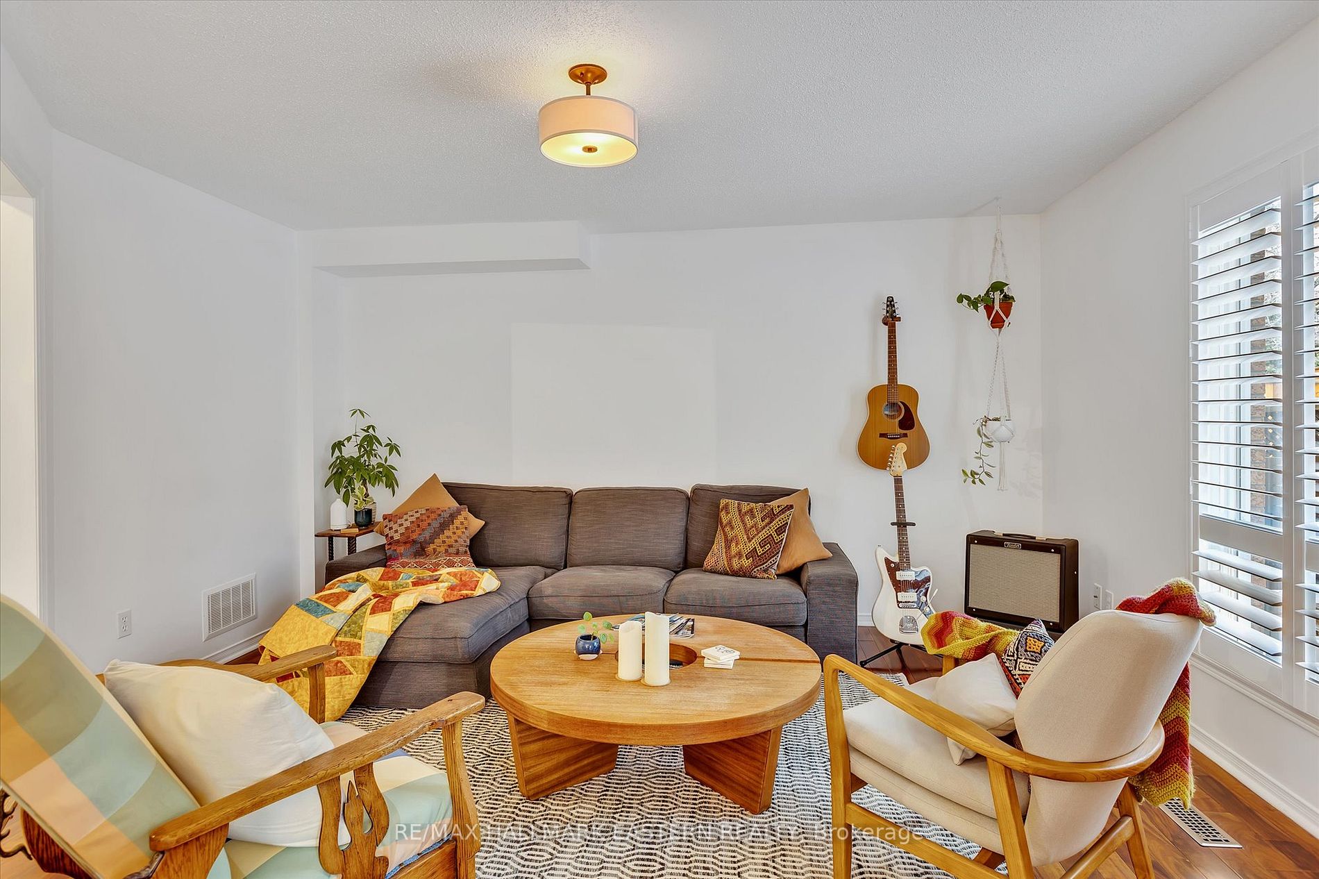 1282 Eagle Cres