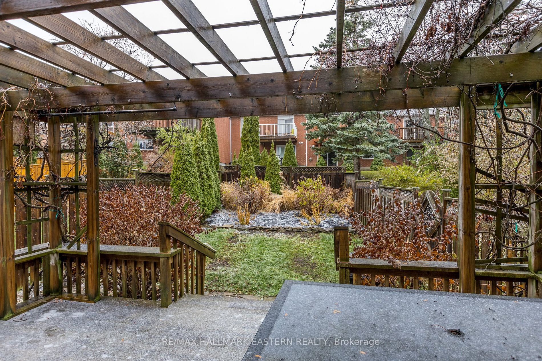 1282 Eagle Cres