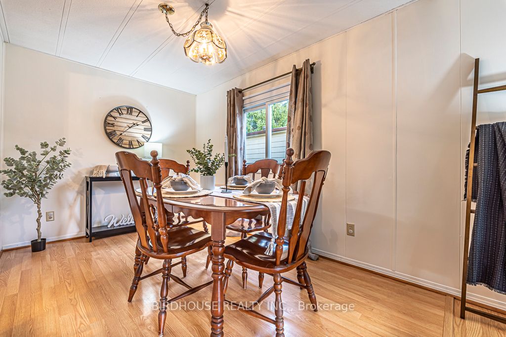 37 Circle Dr