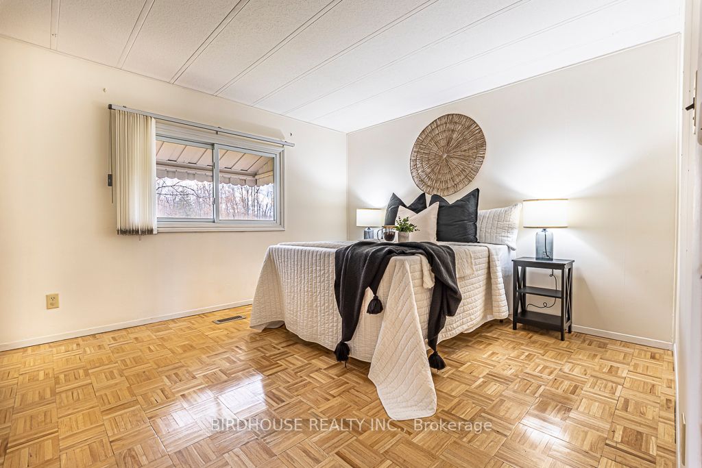 37 Circle Dr