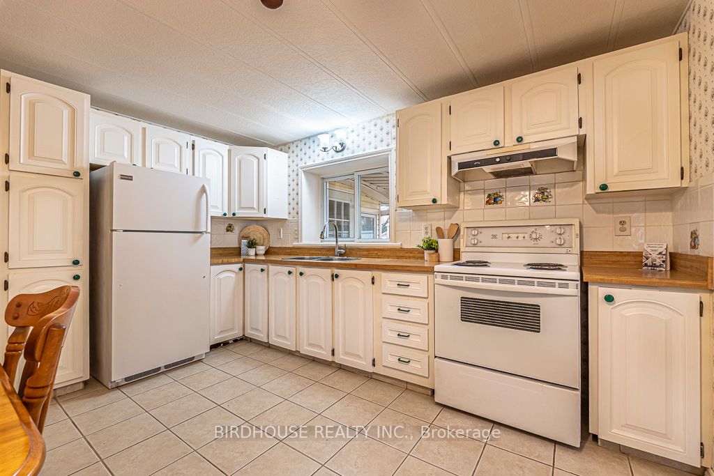 37 Circle Dr