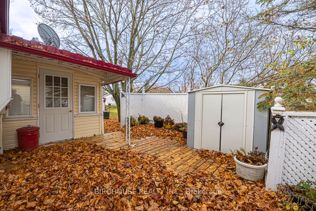 37 Circle Dr