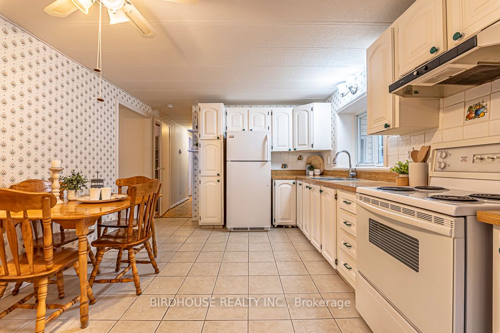 37 Circle Dr