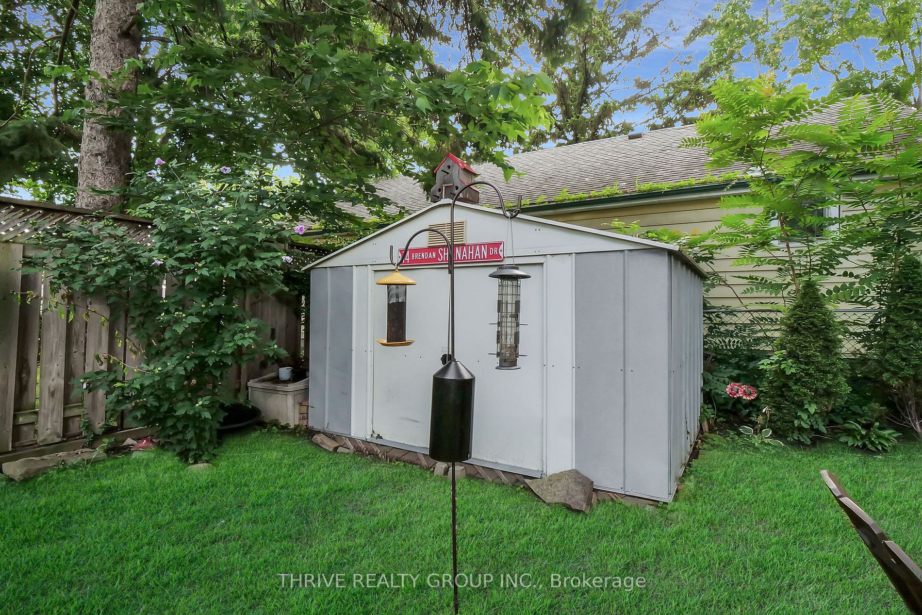576 English St