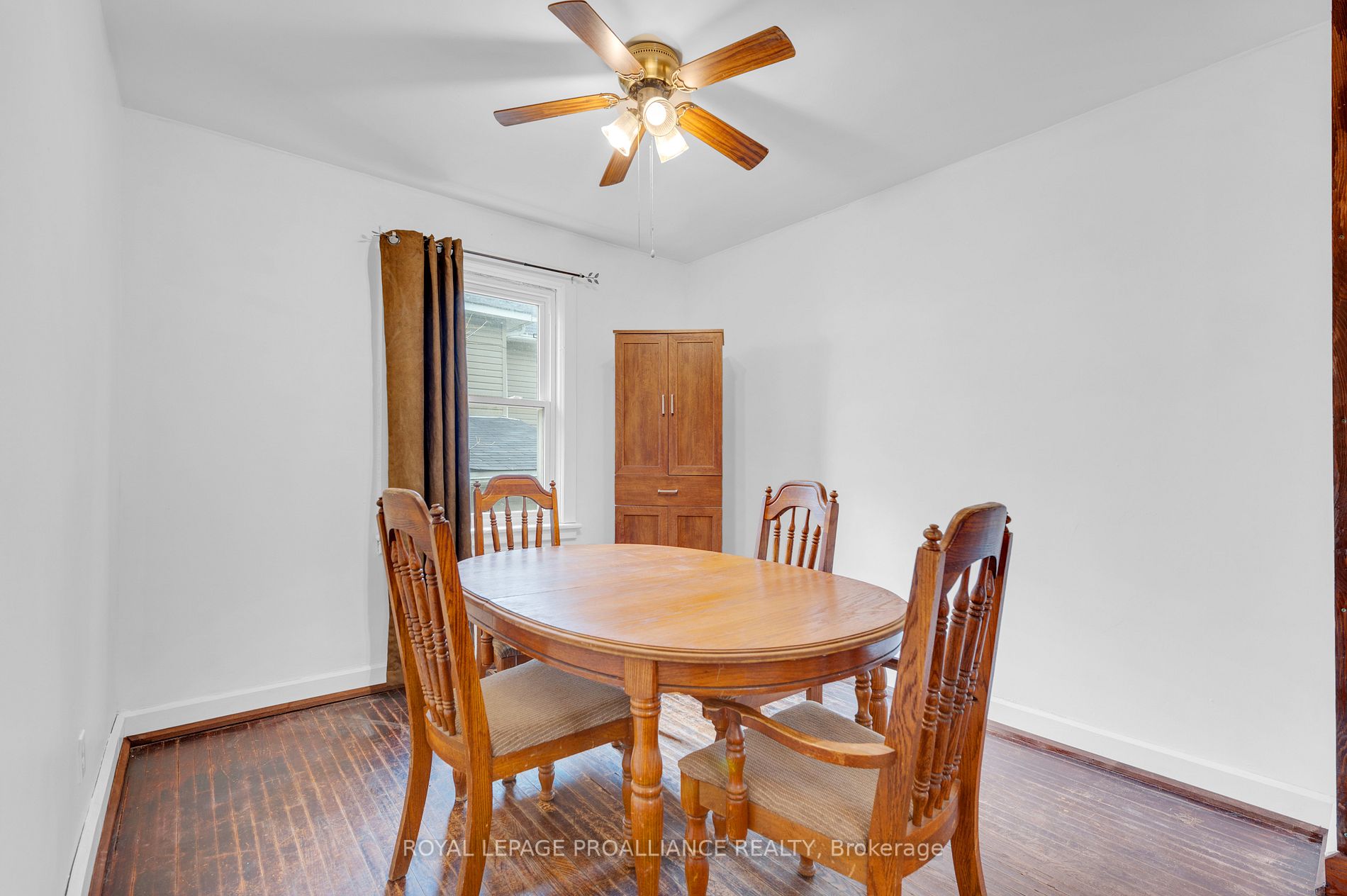 33 Cedar St