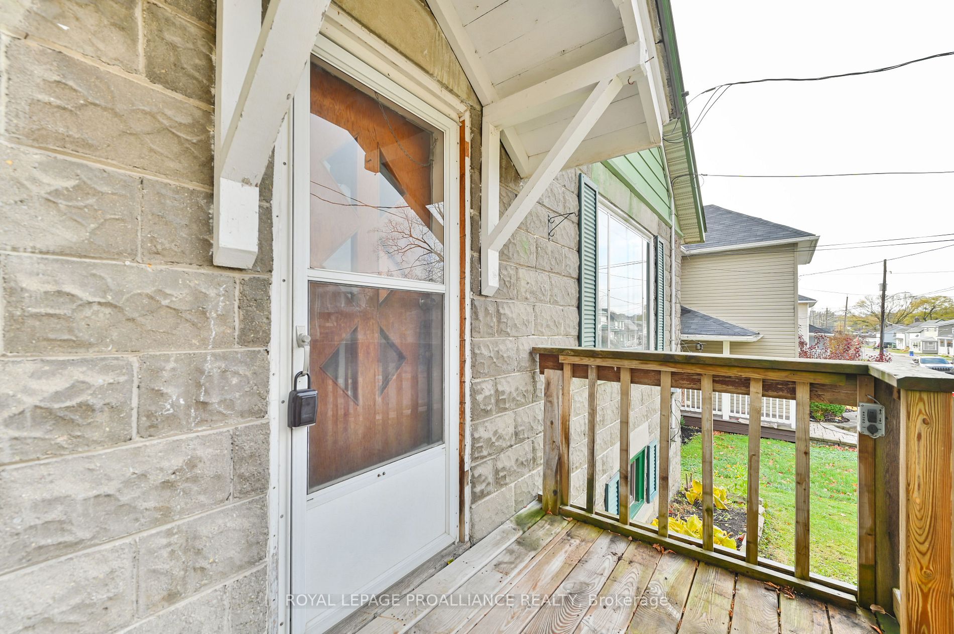 33 Cedar St