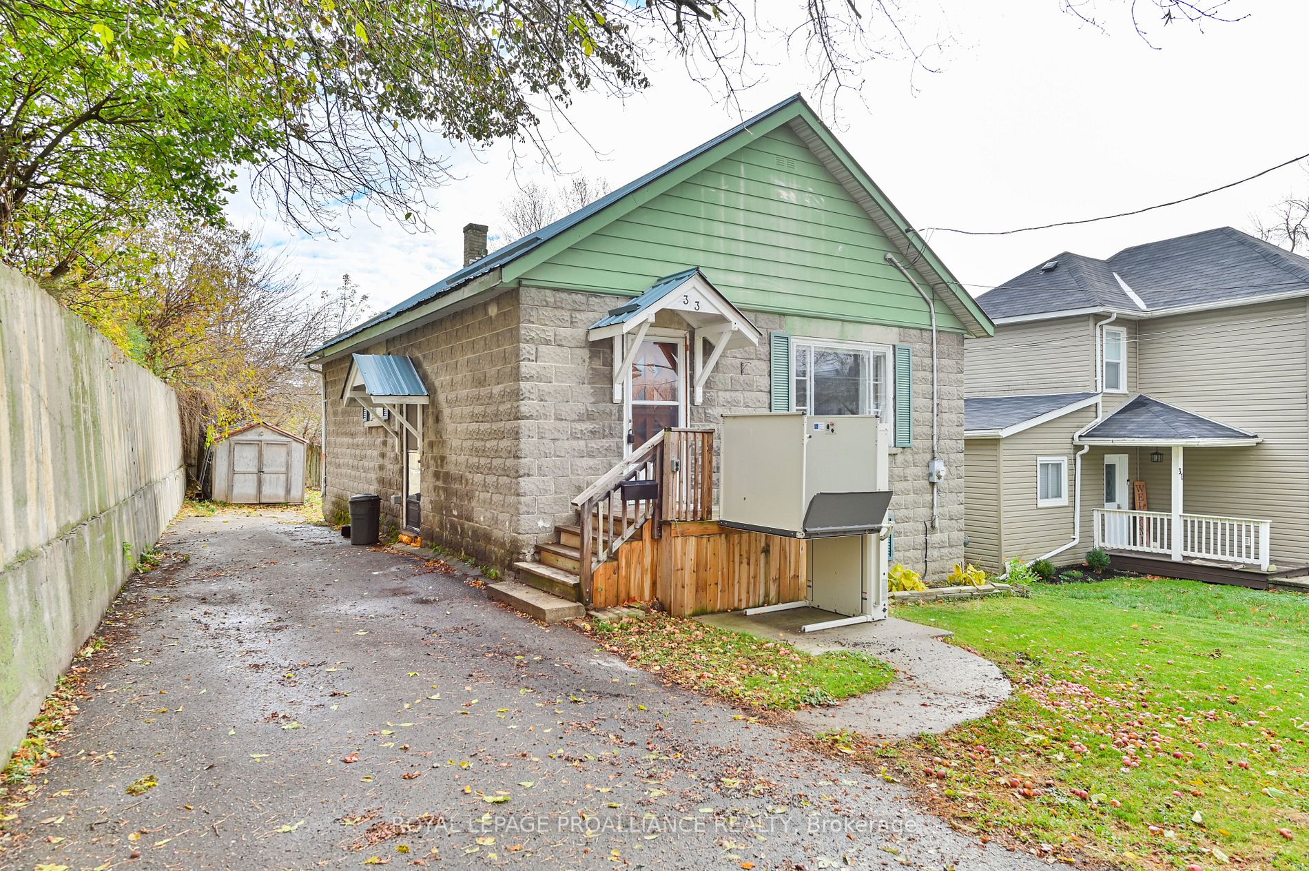 33 Cedar St