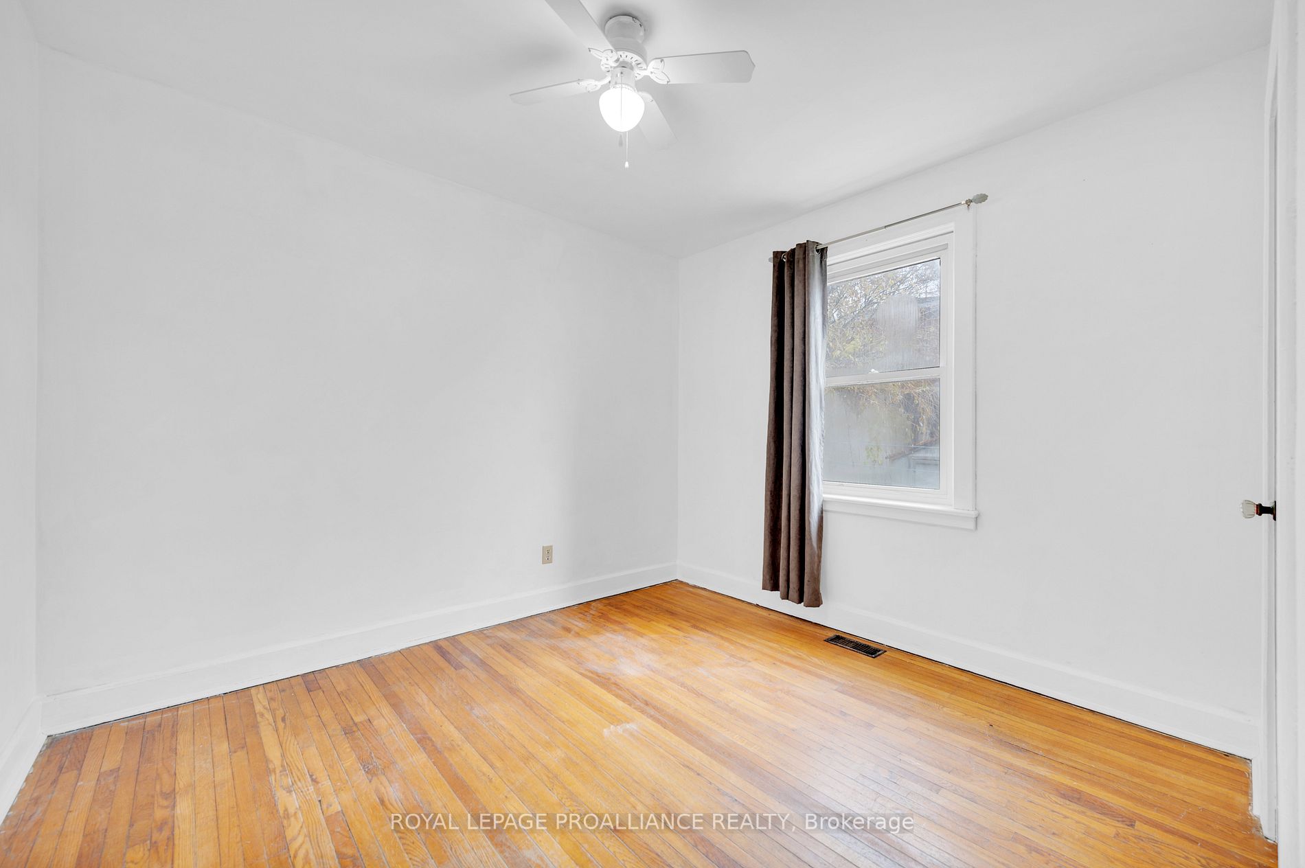 33 Cedar St