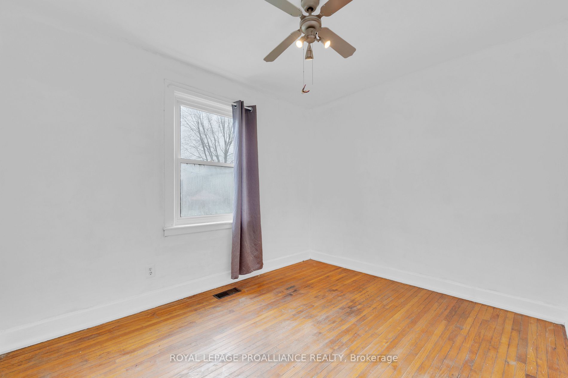 33 Cedar St
