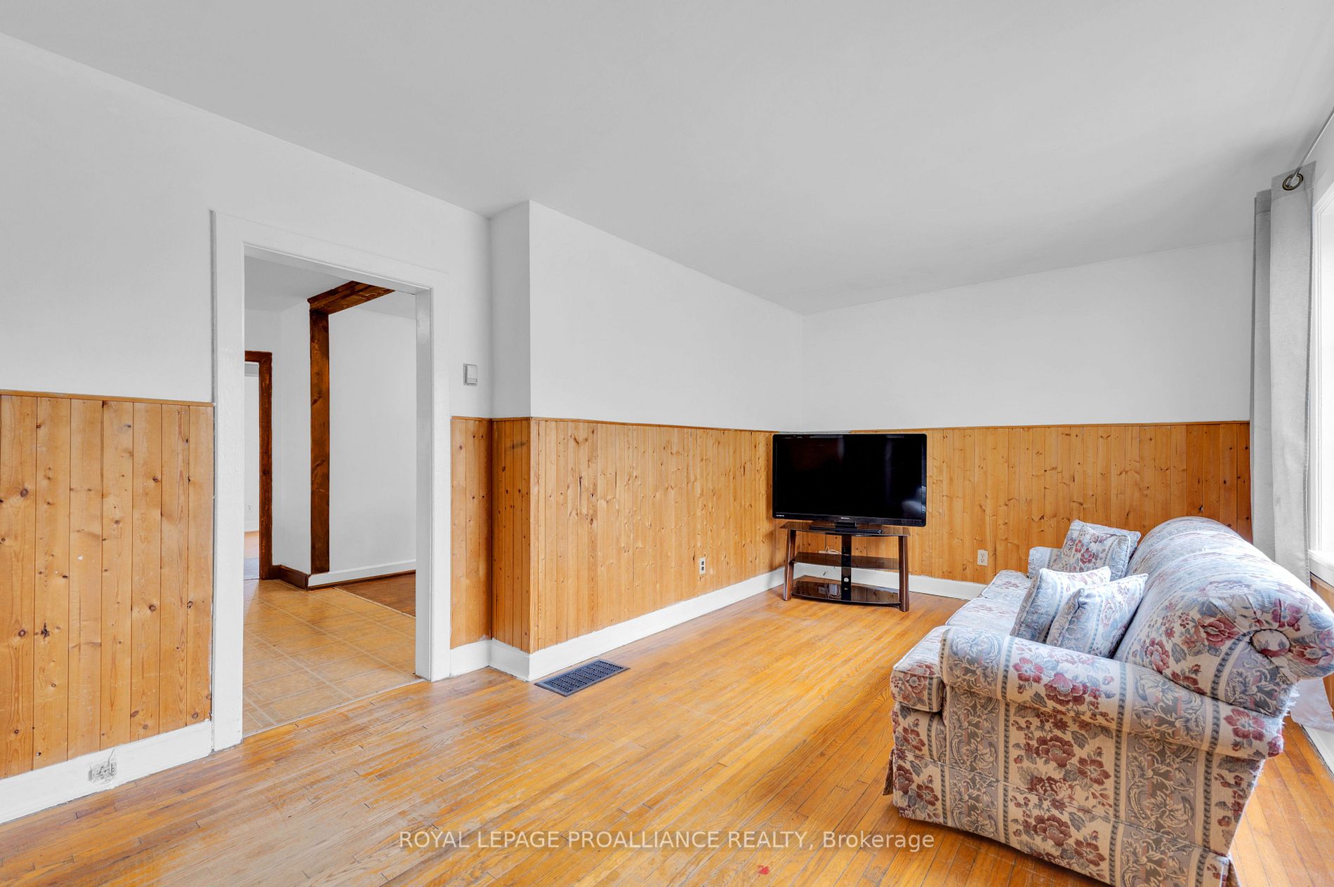 33 Cedar St