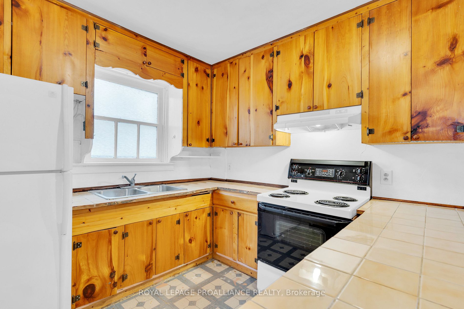 33 Cedar St