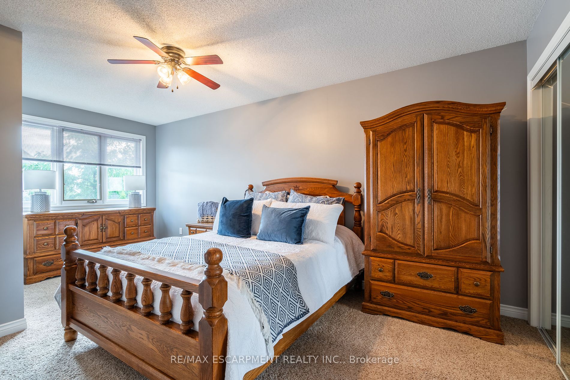 19 Falconridge Dr