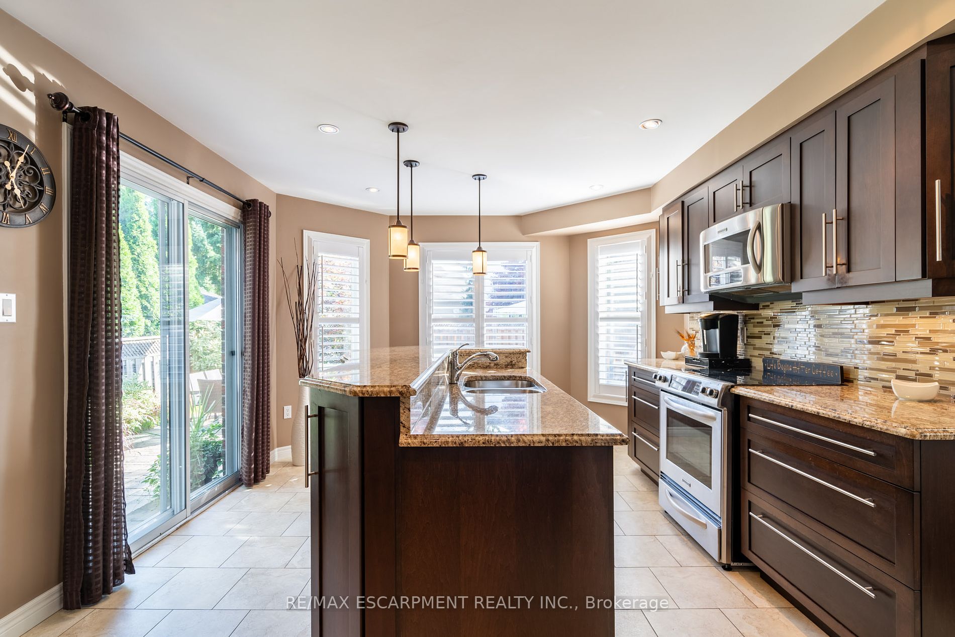 19 Falconridge Dr
