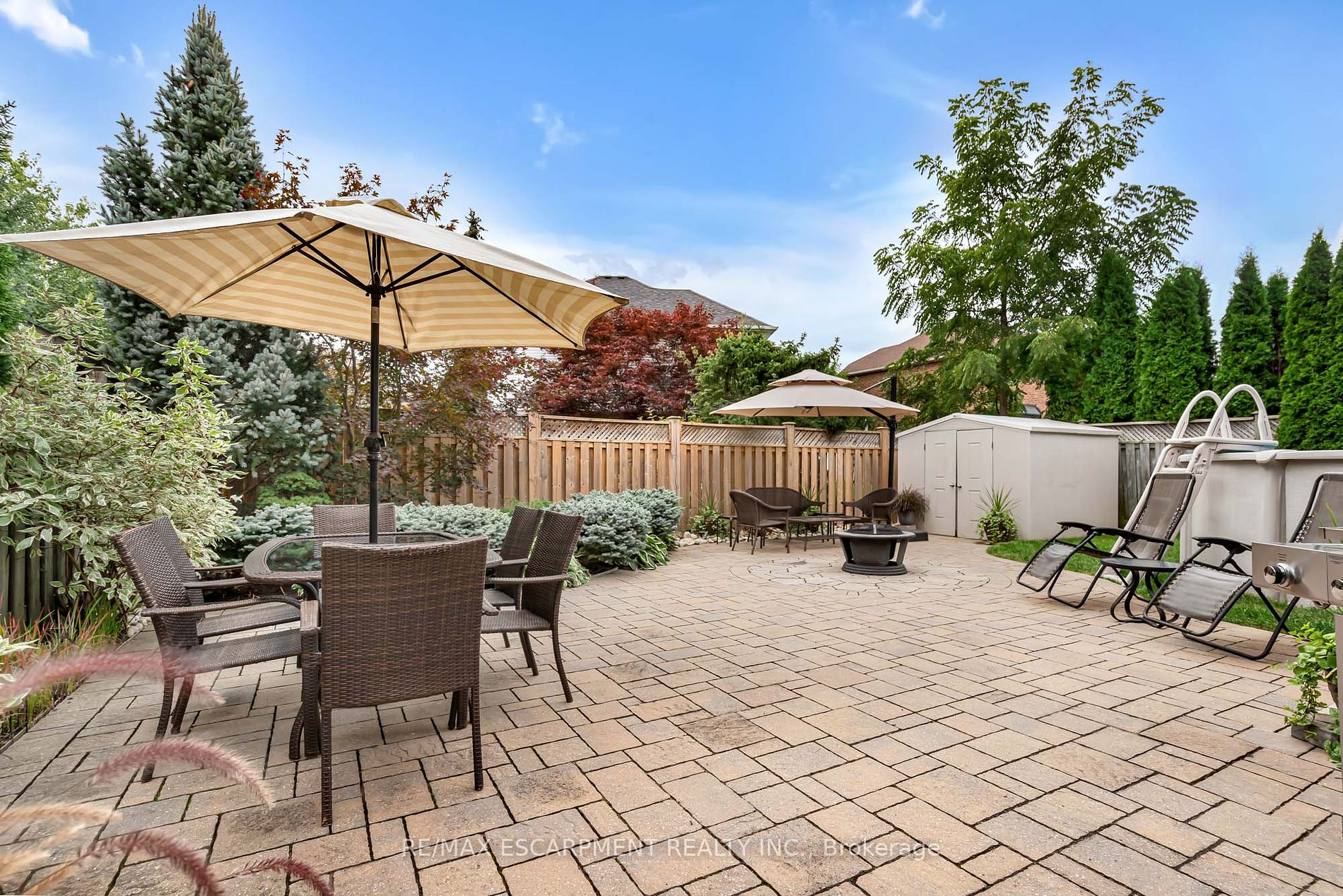 19 Falconridge Dr