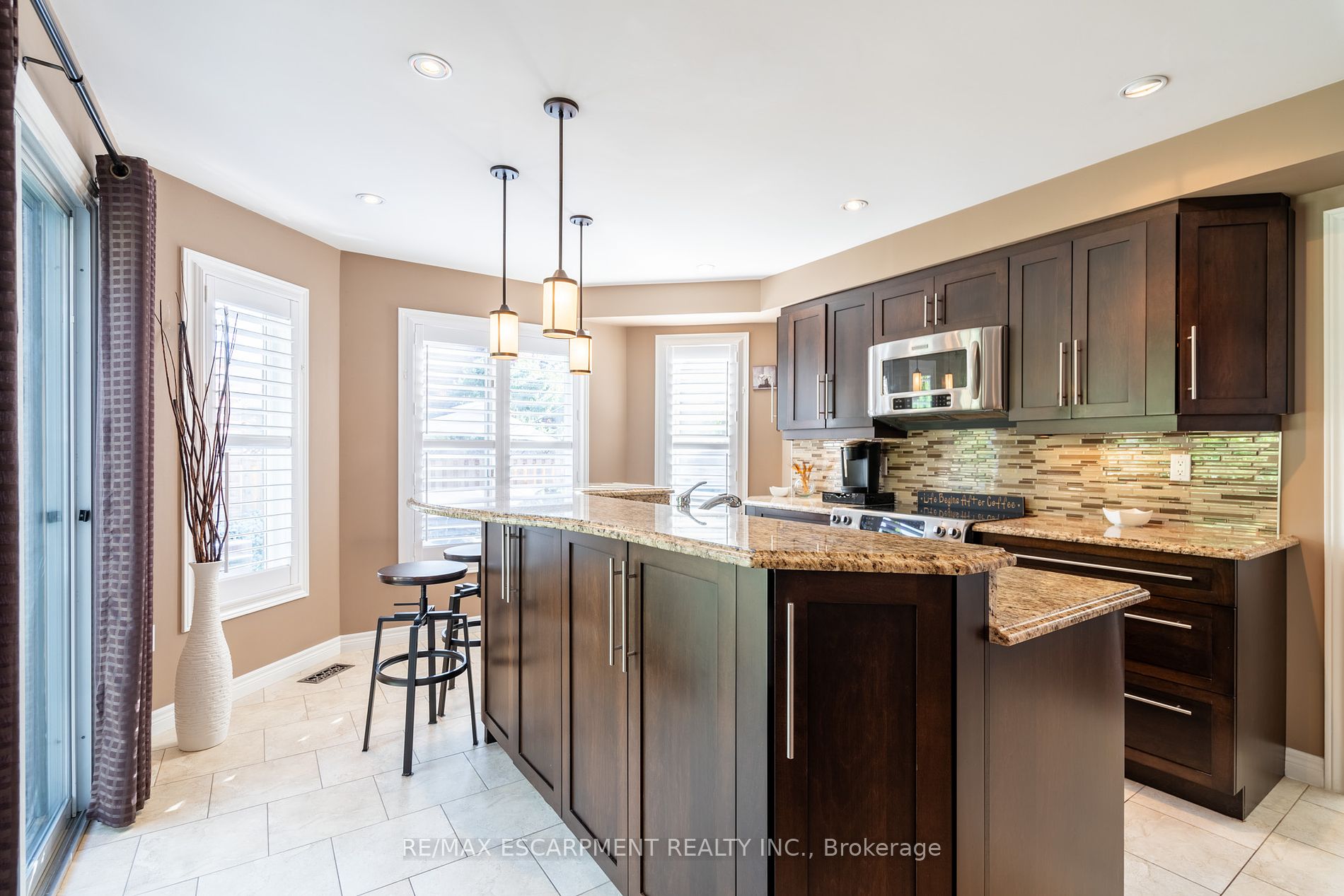 19 Falconridge Dr