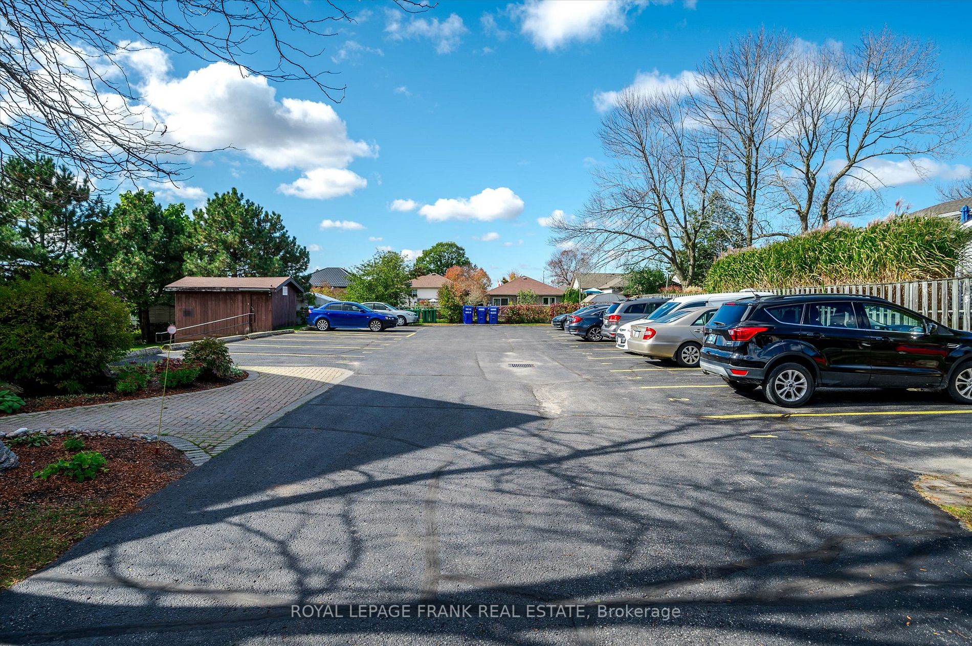 2020 Mapleridge Dr, #302