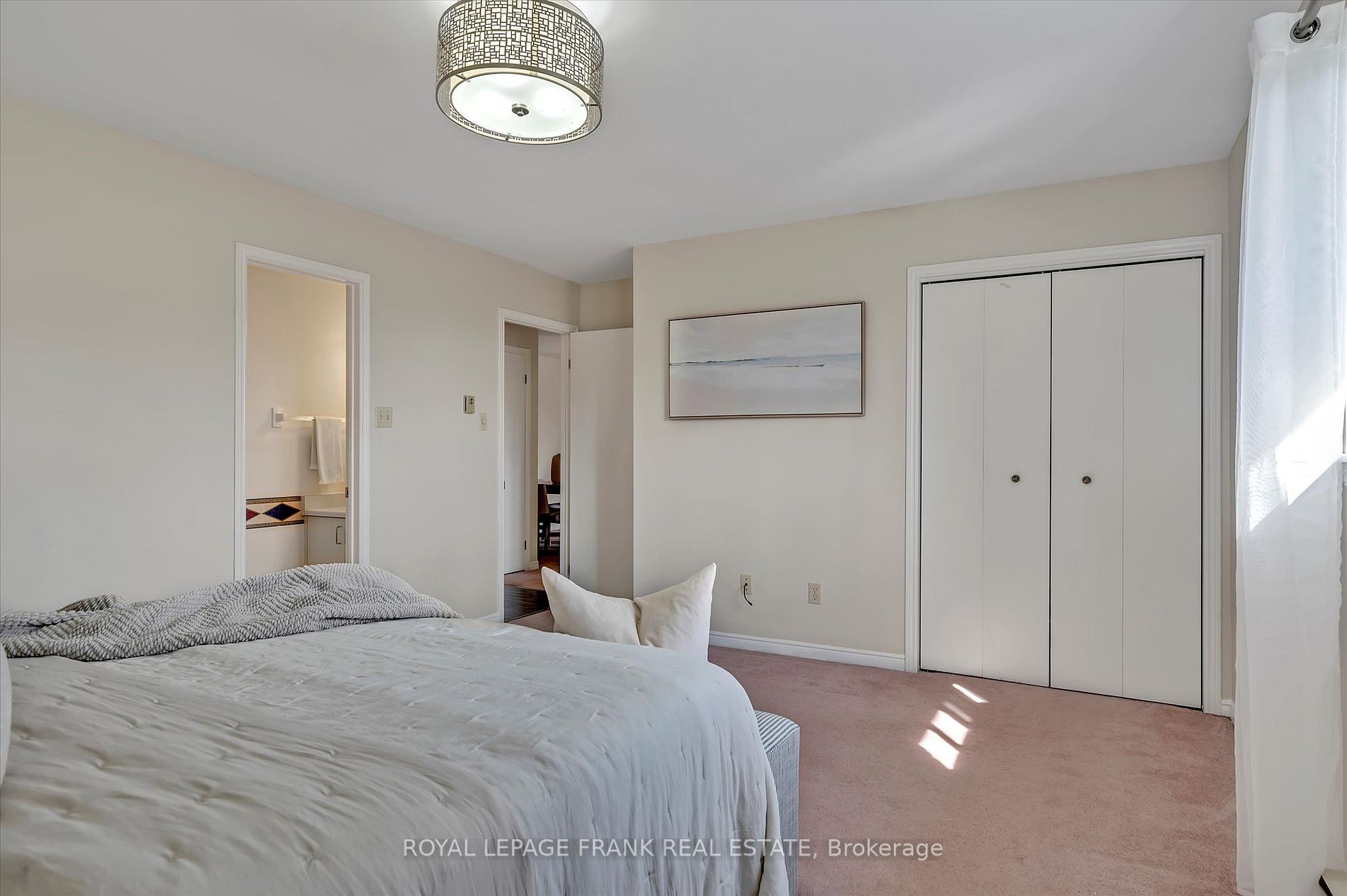 2020 Mapleridge Dr, #302