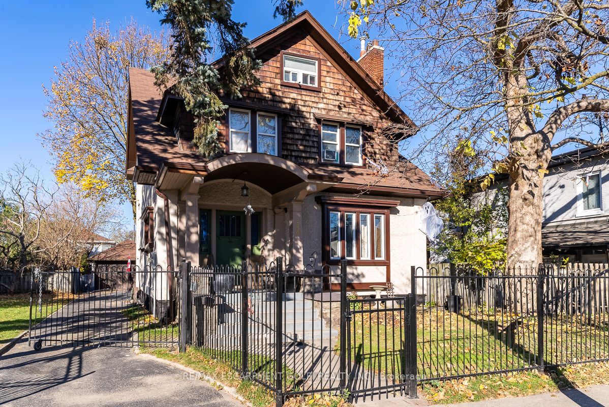 330 Dalhousie St