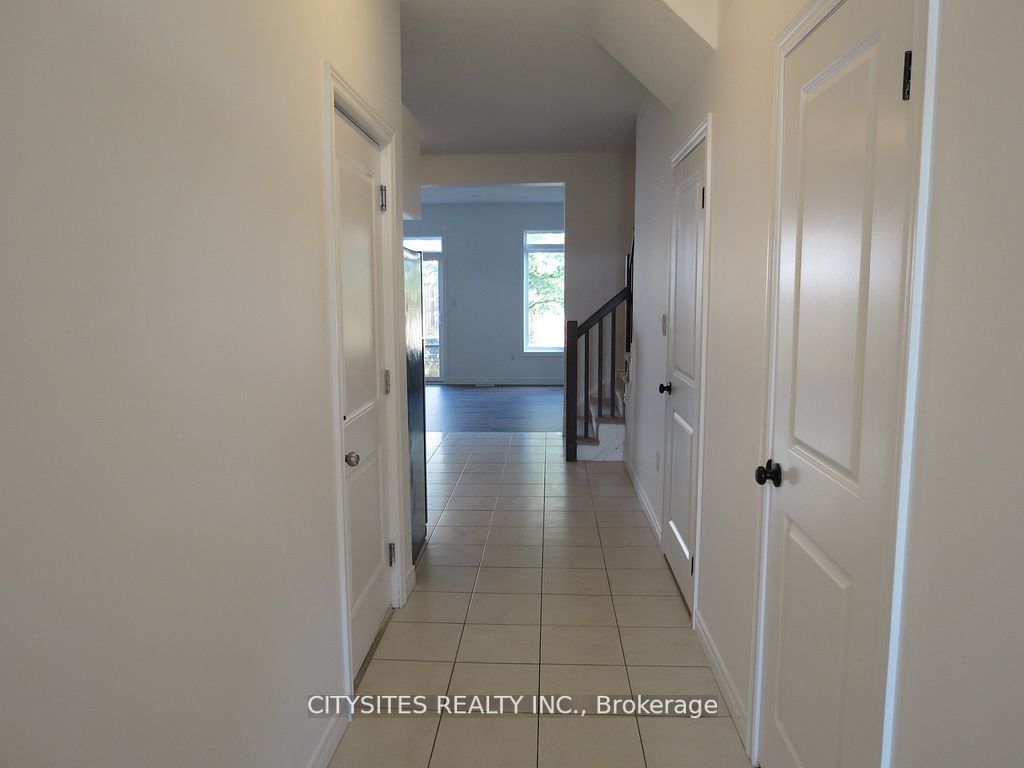 9 Amos Dr, #17