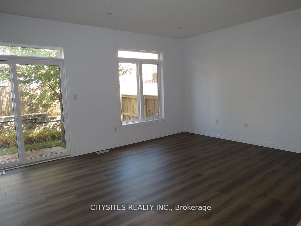 9 Amos Dr, #17