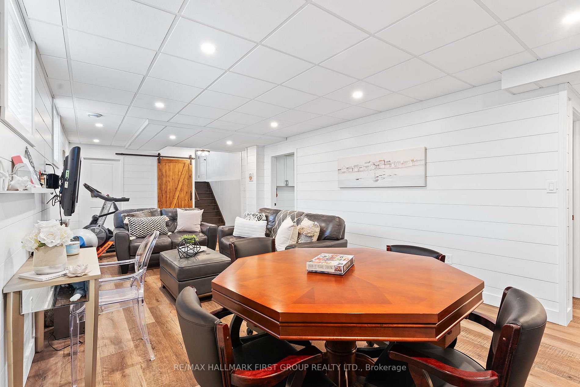 244 Bennett Ave