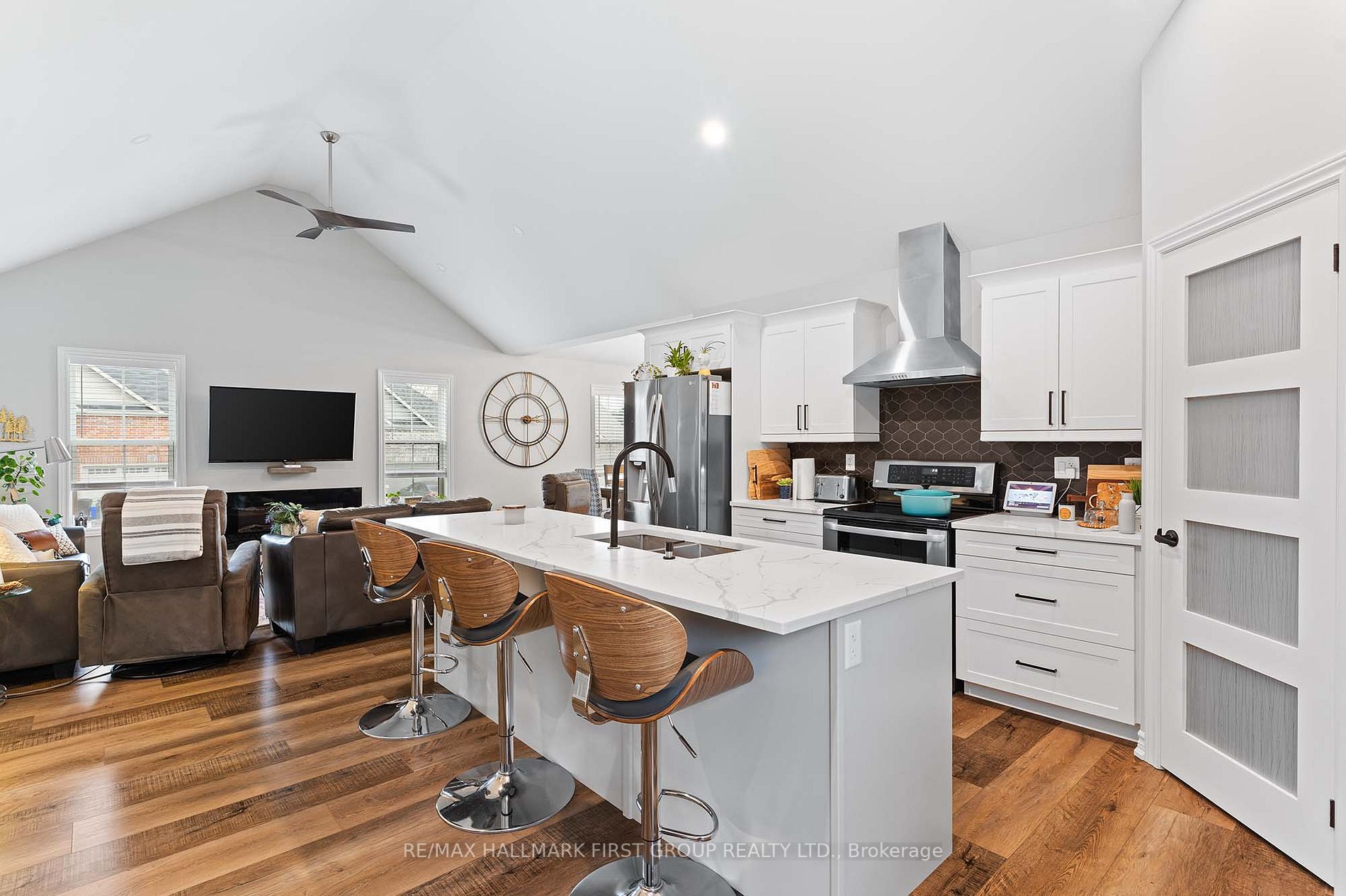 244 Bennett Ave
