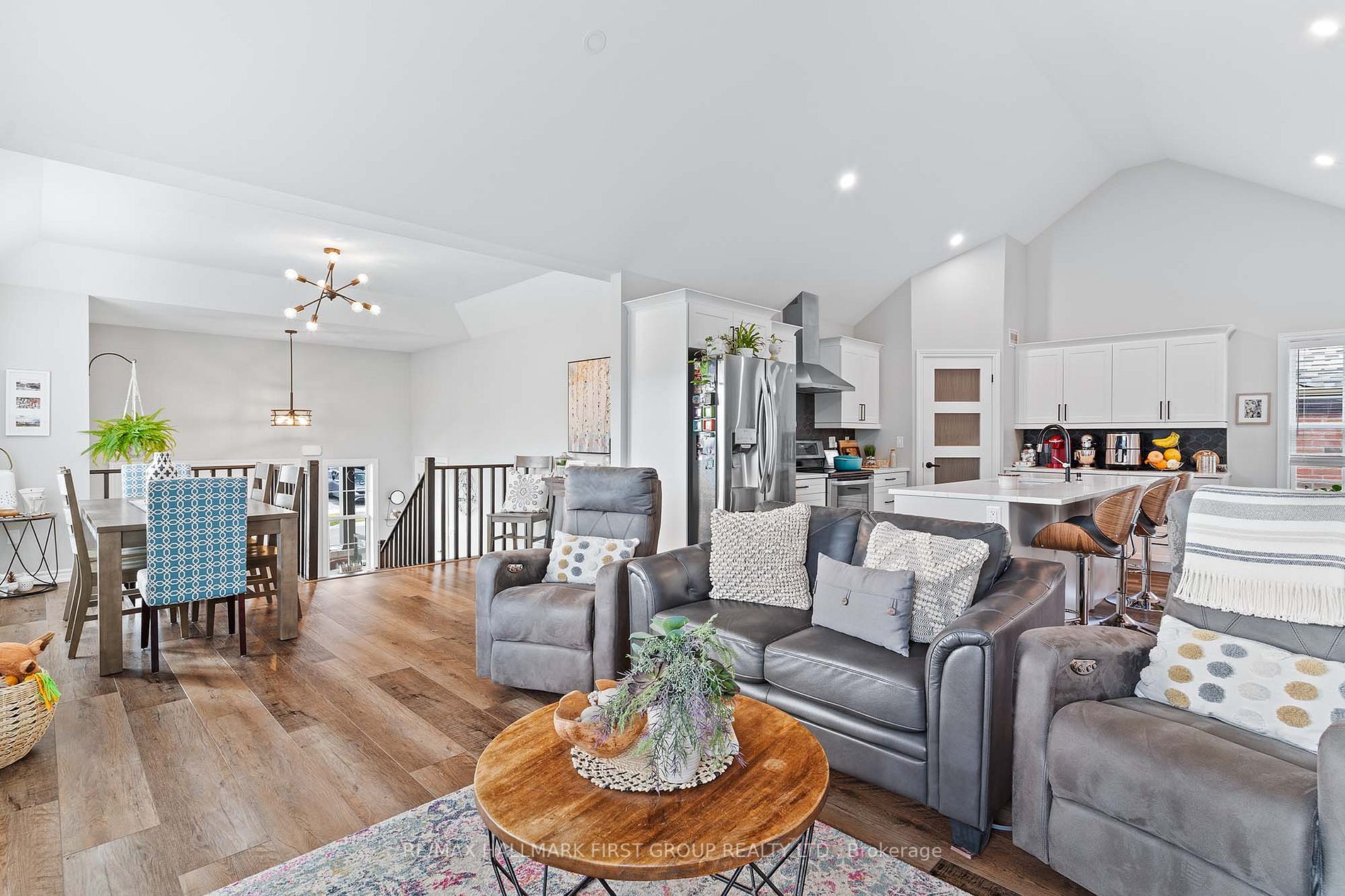 244 Bennett Ave