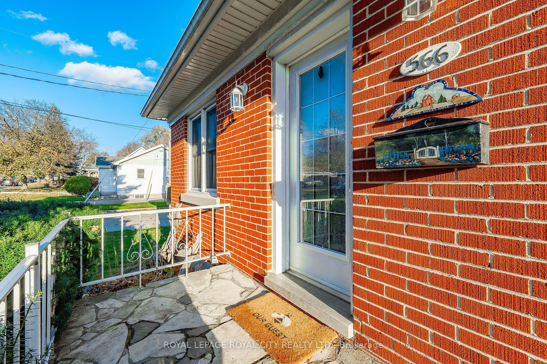 566 Paisley Rd