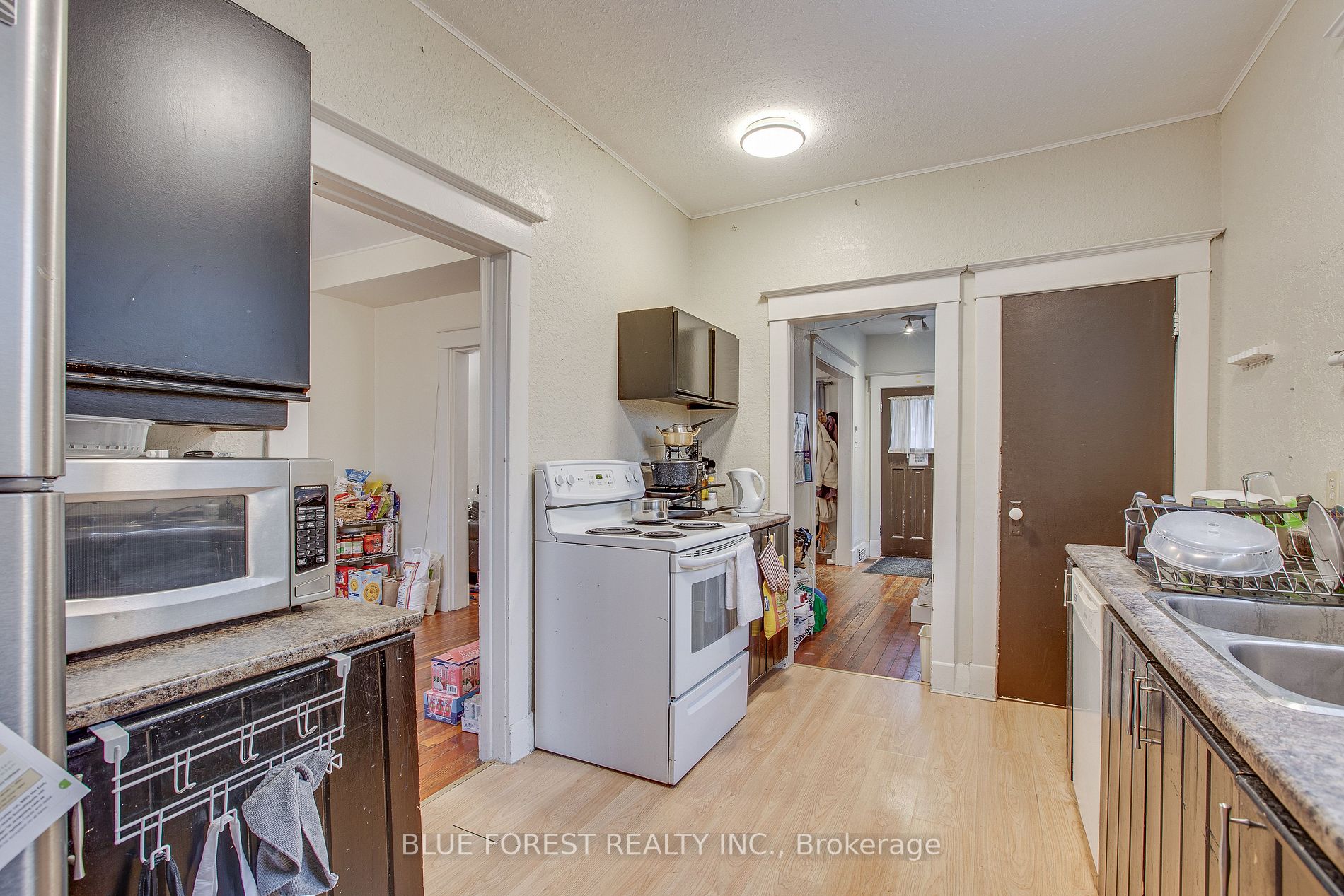 49 St George St