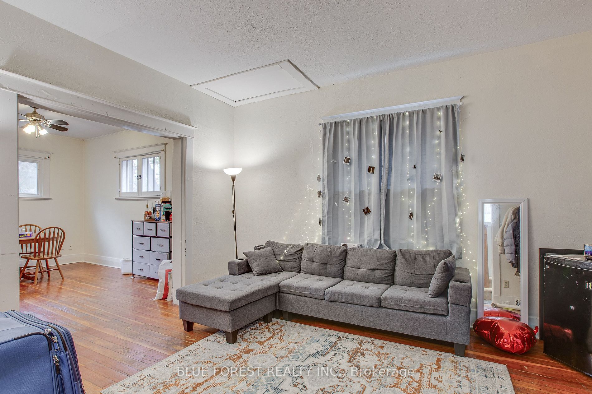 49 St George St