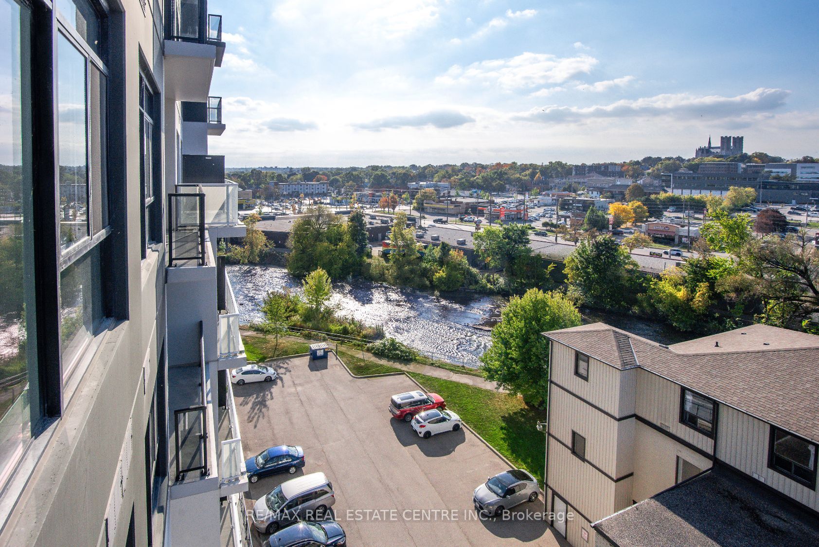 71 Wyndham St S, #609