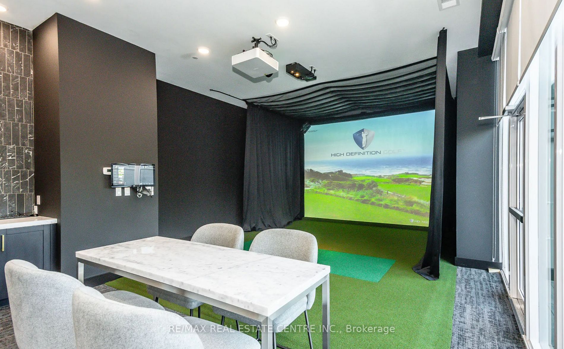 71 Wyndham St S, #609